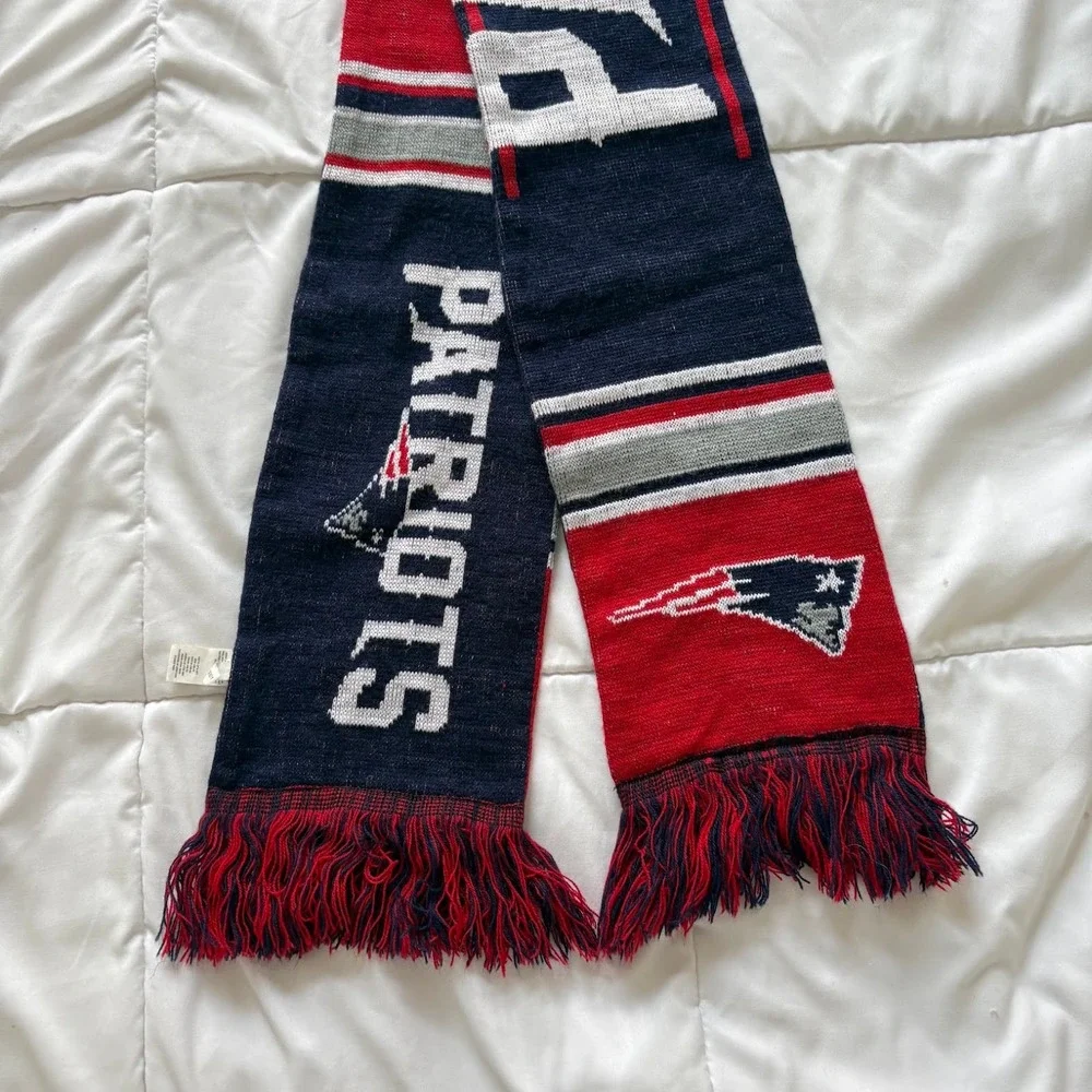 Forever Collectibles New England Patriots NFL Knit Scarf Navy Blue Red Fringe